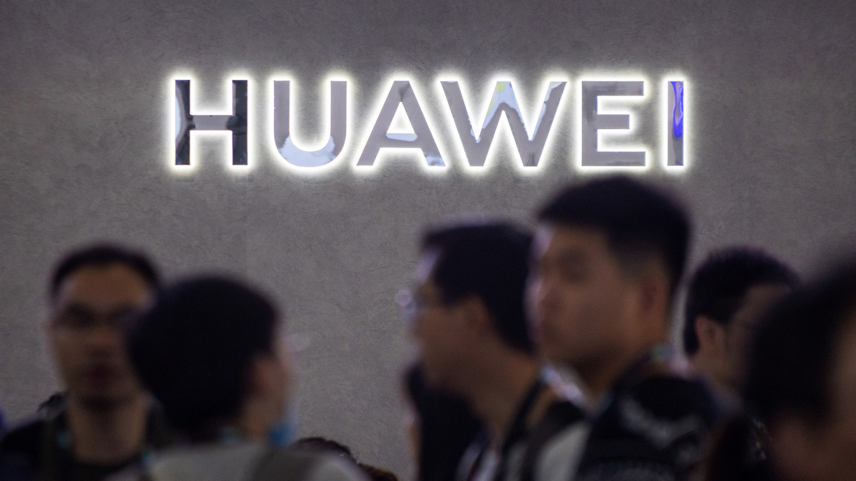 Huawei's Fortunes Improve, as Trump Says US Firms Can Sell Equipment to It