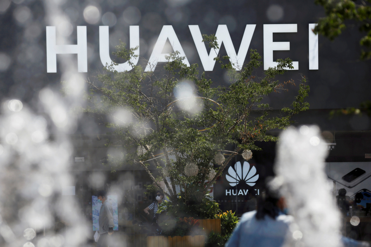 Huawei Phone Prices Rise in China on Fears of Chip Shortage