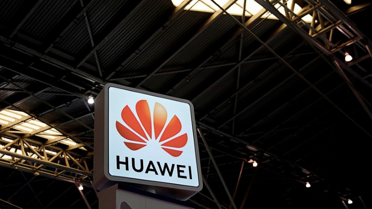 Huawei Says Reviewing FedEx Relationship After Packages 'Diverted' to US