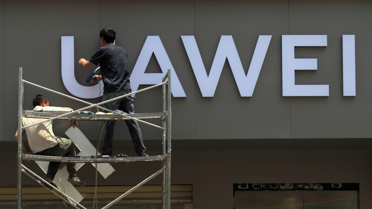 Huawei Founder Ren Zhengfei Says Revenue Will Be Billions Below Forecast