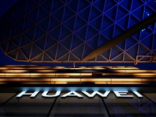 Huawei Founder Ren Zhengfei Urges Shift to Software to Counter US Sanctions