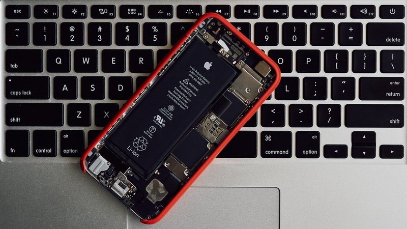 PSA: Last Chance to Get Your iPhone Battery Replaced By Apple for Cheap
