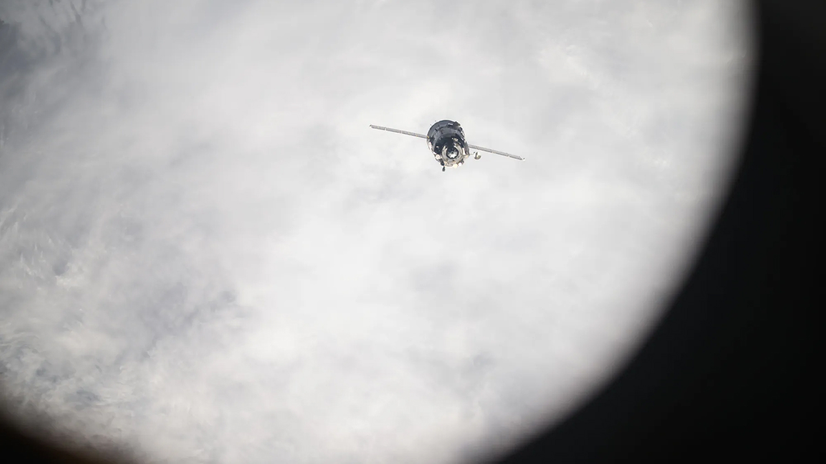NASA&rsquo;s Don Pettit Returns to Earth with Russian Crewmates After ISS Science Mission