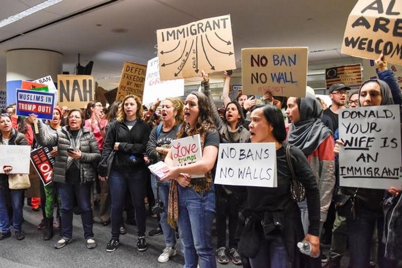 US Tech Firms Debate How Strongly to Protest Trump's Immigration Order