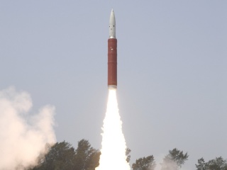 Indian Anti-Satellite Missile Test Debris Still Orbiting Around Earth, Harvard Astronomer Says