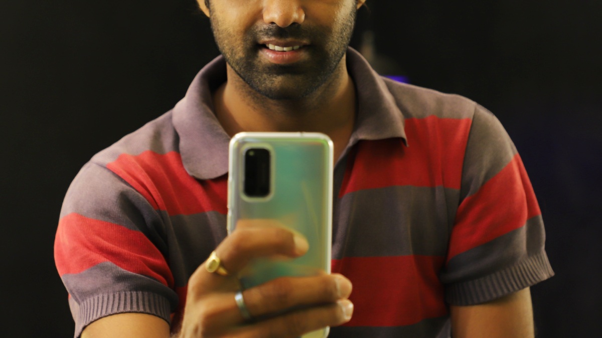 Forget Face Unlock, Indian Researchers Have Figured Out a Way to Authenticate Mobiles With Teeth