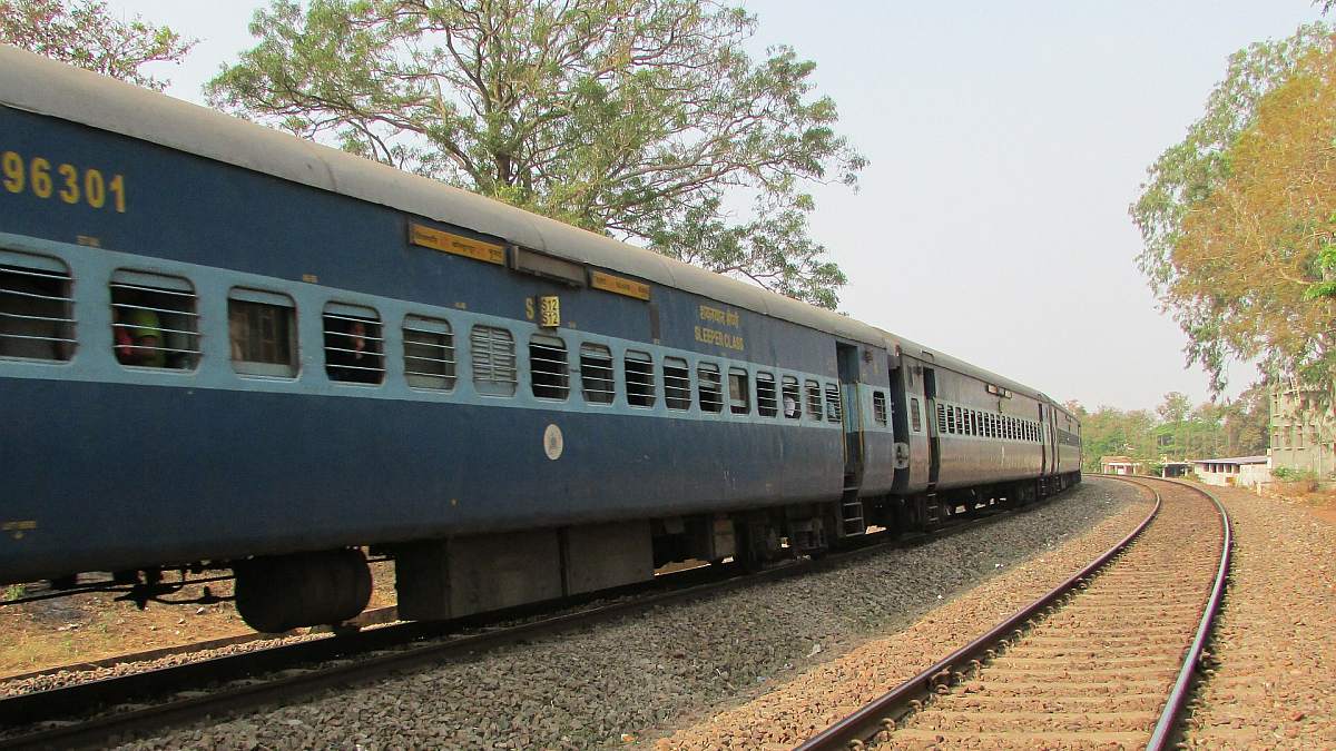 Railways to Get Contactless Ticketing With QR Code-Enabled Tickets
