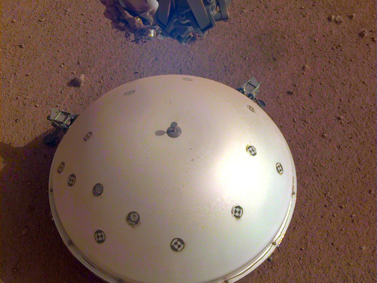 NASA Probe Detects Likely 'Marsquake': An Interplanetary First