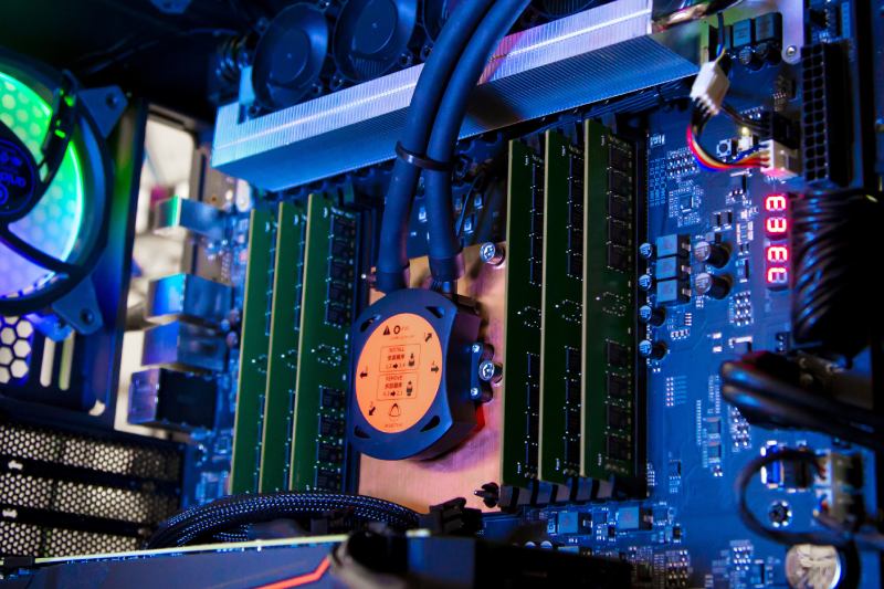 Intel Xeon W-3175X CPU With 28 Cores, 56 Threads Launched for $2,999