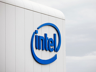 Intel&rsquo;s Quarterly Revenue Records Historic Fall of 36 Percent as Semiconductor Sales Drop