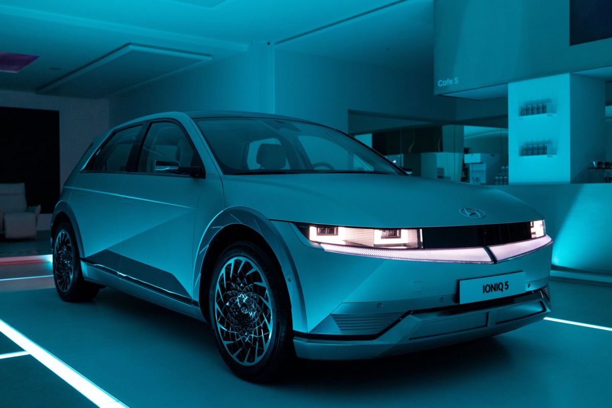 Hyundai Ioniq Is an Electric Car That Can Also Cook Your Dinner