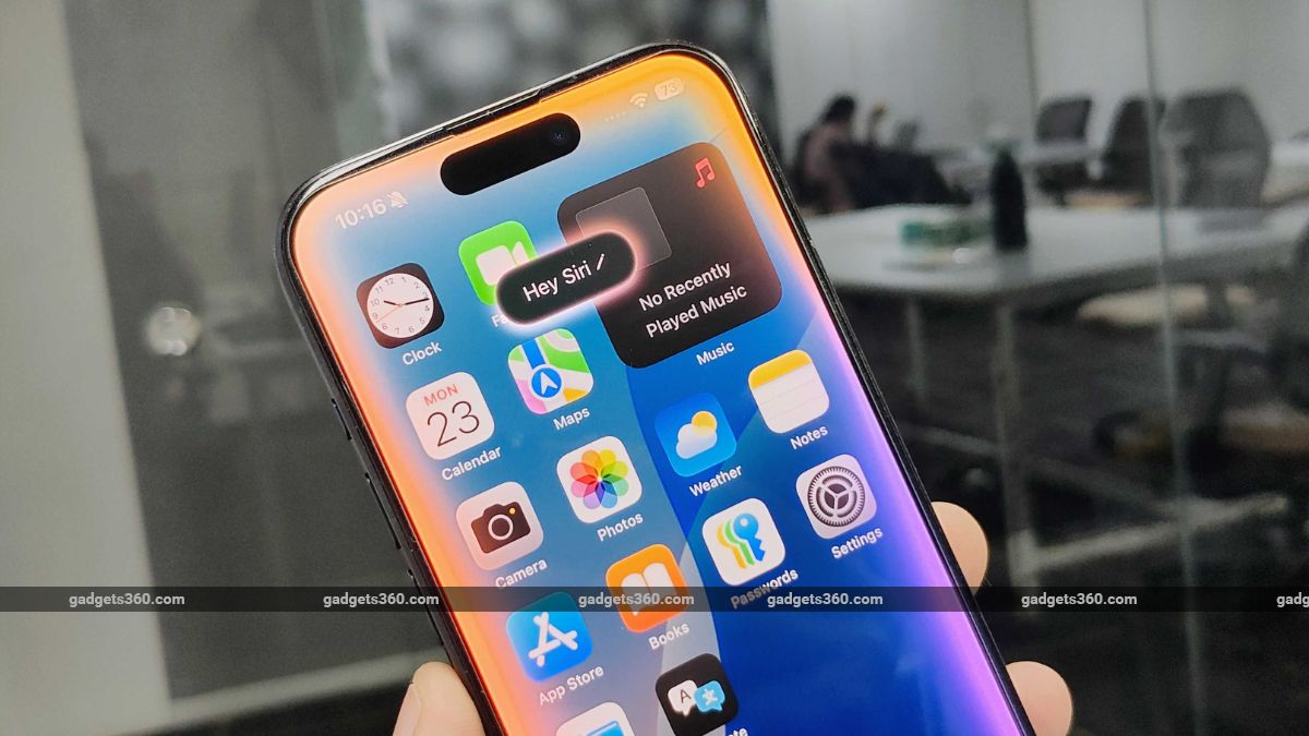 Apple Has 'Complete Access' to Google's Gemini Model; Can Create Smaller Models via Distillation: Report