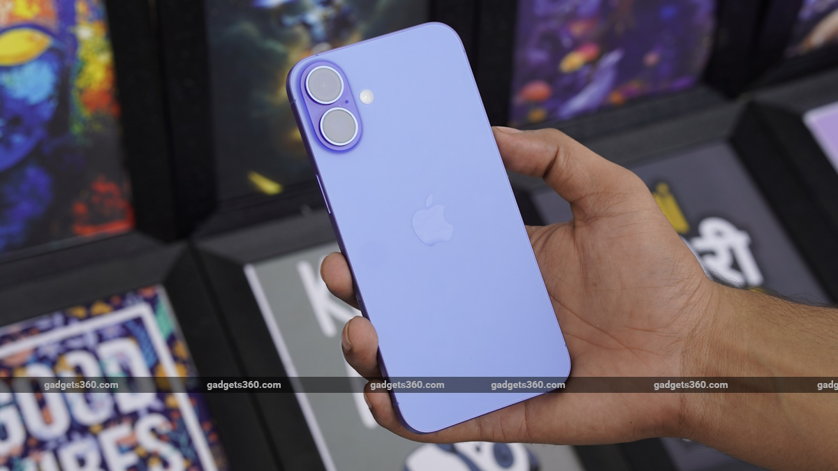 Flipkart Big Billion Days 2025 vs Amazon Great Indian Festival 2025: दोनों सेल में मिलने वाले सभी iPhone डील्स