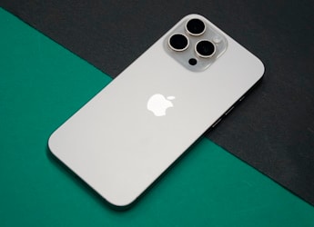 Forget iPhone 17 Pro, Get the iPhone 16 Pro Max for Under Rs. 90,000 in Flipkart's Big Billion Days Sale