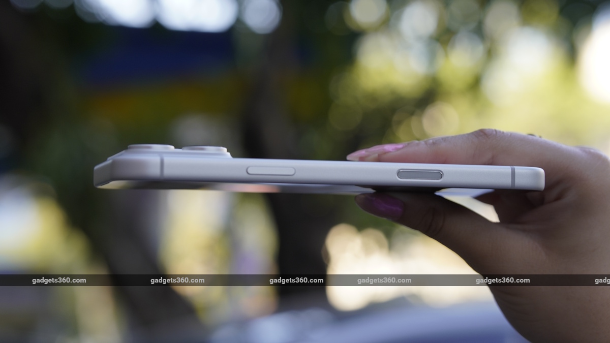 Apple Led Market as Global Smartphone Shipments Rose 2.3 Percent YoY in Q4 2025 Despite Growing Memory Shortage: IDC