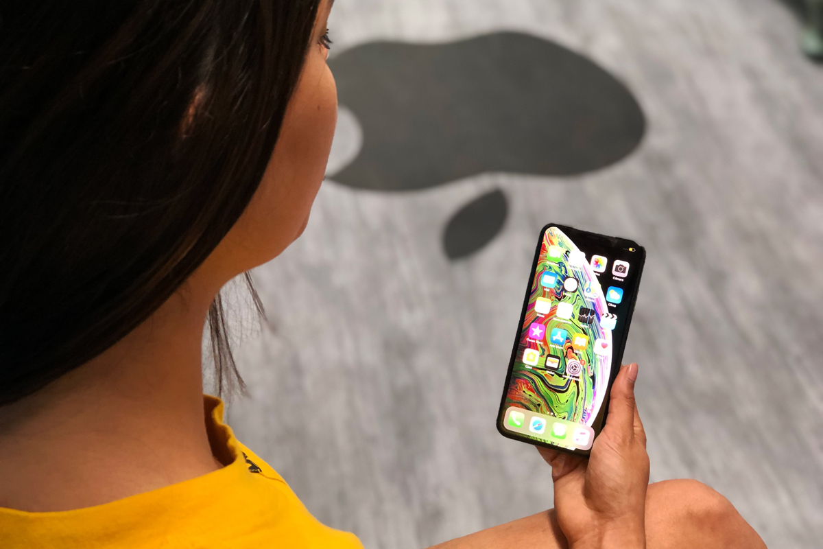 Apple Drops to Fourth in Global Smartphone Shipments, Samsung and Huawei Continue to Lead: IHS Markit