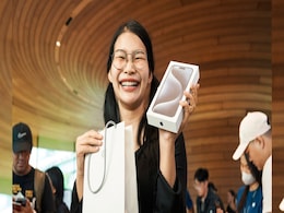 Apple Tops Samsung in Global Smartphone Shipments for First Time Since 2010: IDC Apple Tops Samsung in Global Smartphone Shipments for First Time Since 2010: IDC