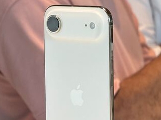 Apple&rsquo;s Foldable iPhone Said to Be Equipped With Frame Made From Titanium and Aluminium