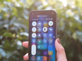 Apple's iOS 27 Update Expected to Include New &lsquo;Alternative Words&rsquo; Keyboard Feature: Report