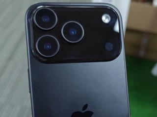 Upcoming Smartphones in September 2025: iPhone 17 Series, Samsung Galaxy S25 FE, Motorola Razr 60 Brilliant Collection Launch Date, and More