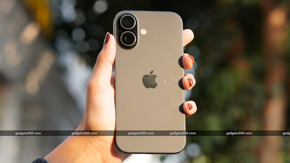 iPhone 17 Review: Forget the Pro, This Is the iPhone to Get iPhone 17 Review: Forget the Pro, This Is the iPhone to Get
