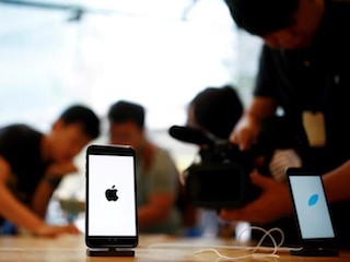 iPhone 7 Tops in Q4 as iPhone 6s Ranked the Best-Selling Smartphone of 2016 by IHS Markit