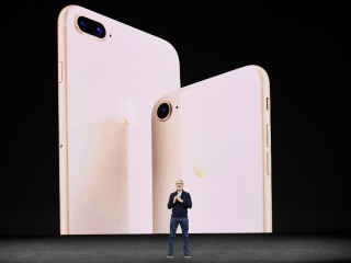 iPhone 8 Pre-Bookings, Flipkart v Amazon v Paytm Sales, Google Tez, and More News This Week