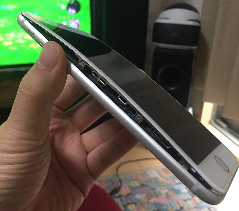 iPhone 8 Plus Said to Pop Open Again With a Swollen Battery, Reports Chinese State Media