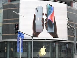 China Flags Security Problems With New iPhone 15 Models, Restricts Use in Government Departments China Flags Security Problems With New iPhone 15 Models, Restricts Use in Government Departments