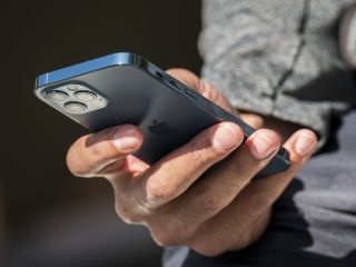 iOS 14.2 Drastically Causing Battery Drain Issues, Some iPhone Users Complain