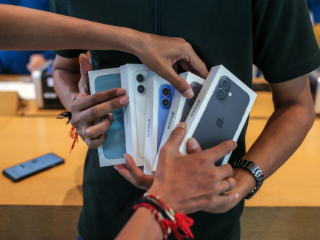 Shrinking Profit Margins Unwind Popular &lsquo;Make in India&rsquo; Trade in Electronics