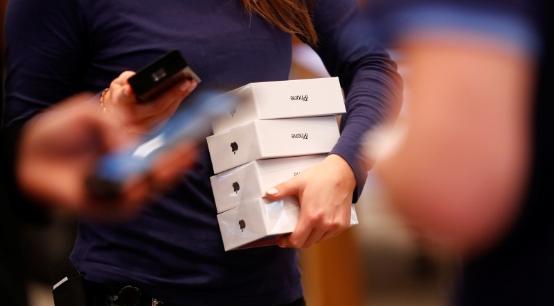 Over 300 iPhone X Units Worth More Than $370,000 Stolen From Near Apple Store
