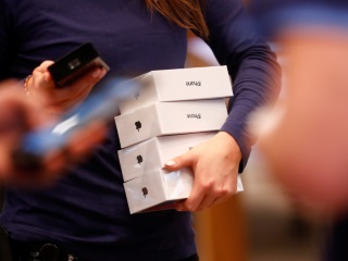 Over 300 iPhone X Units Worth More Than $370,000 Stolen From Near Apple Store