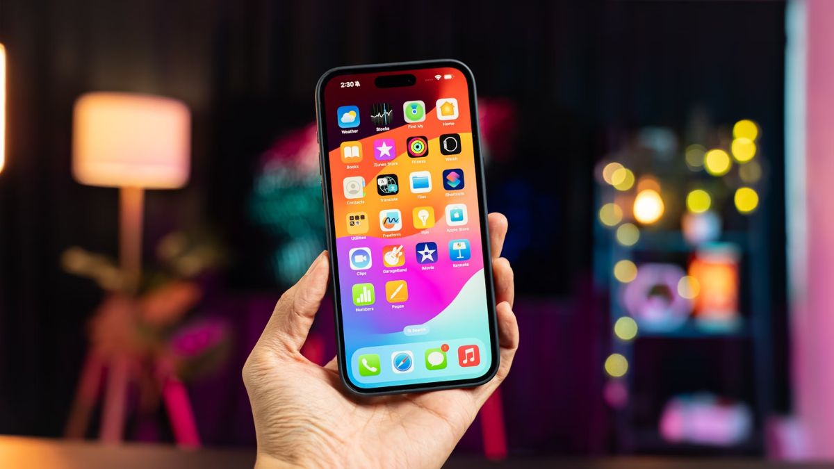 How to Hide App and Widget Names on Your Home Screen on iOS 18