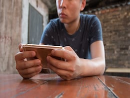 Mobile-Gaming Billionaires Are Buying Rivals Instead of Selling Out Mobile-Gaming Billionaires Are Buying Rivals Instead of Selling Out