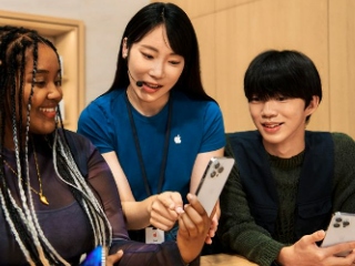 Apple Offers iPhone Discounts in China as Competition Intensifies