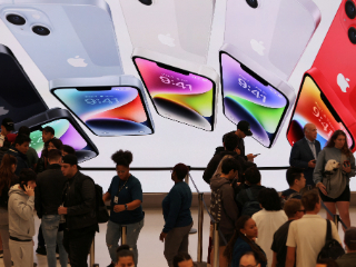 Apple&#039;s iPhone Sales Target Billions Below Wall Street Expectations as China Business Suffers