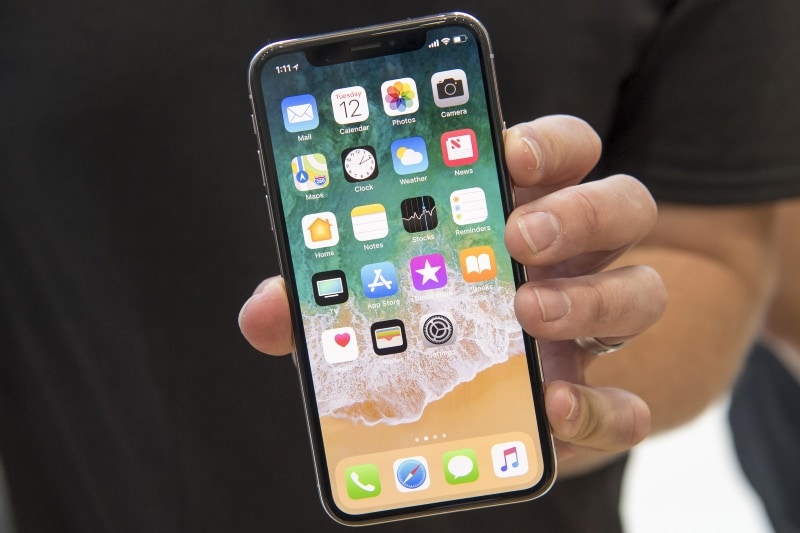 iPhone X Feels Like an Evolution of the iPhone, but Not of the Smartphone