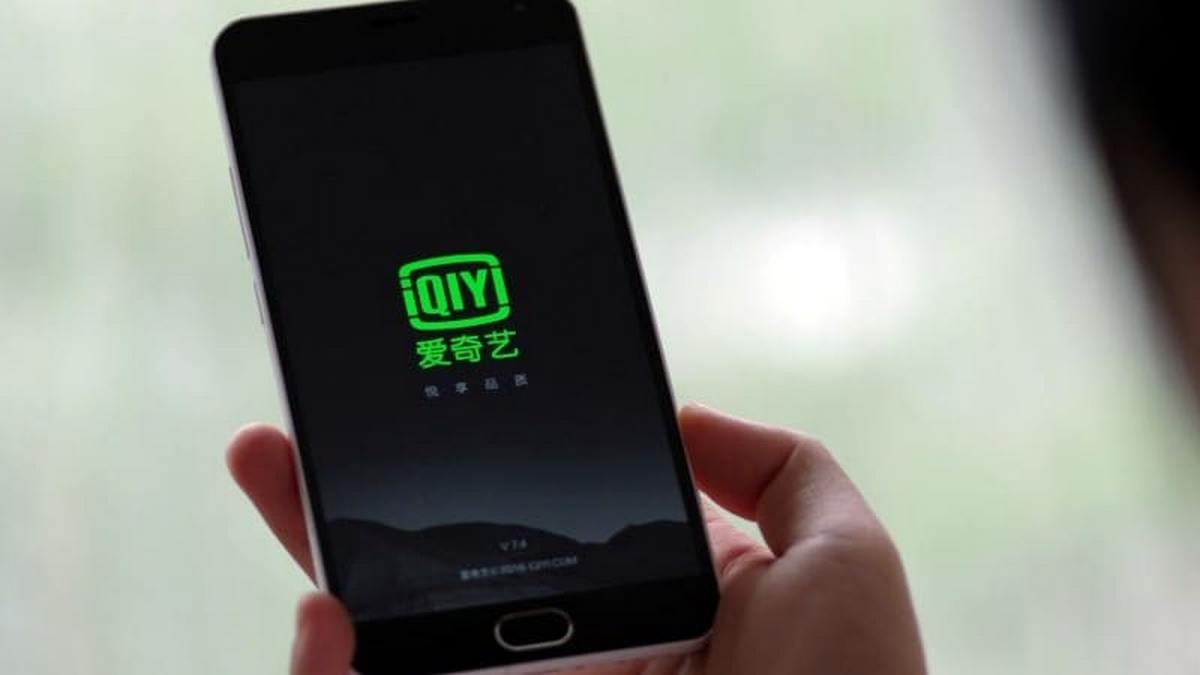 China to Crack Down on 'Chaotic' Online Fan Culture, Will Shut Down Channels That Spread Celebrity Scandals