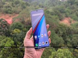 iQOO 15 Live Image Hints at Design; Confirmed to Feature 2K Samsung AMOLED Display iQOO 15 Live Image Hints at Design; Confirmed to Feature 2K Samsung AMOLED Display