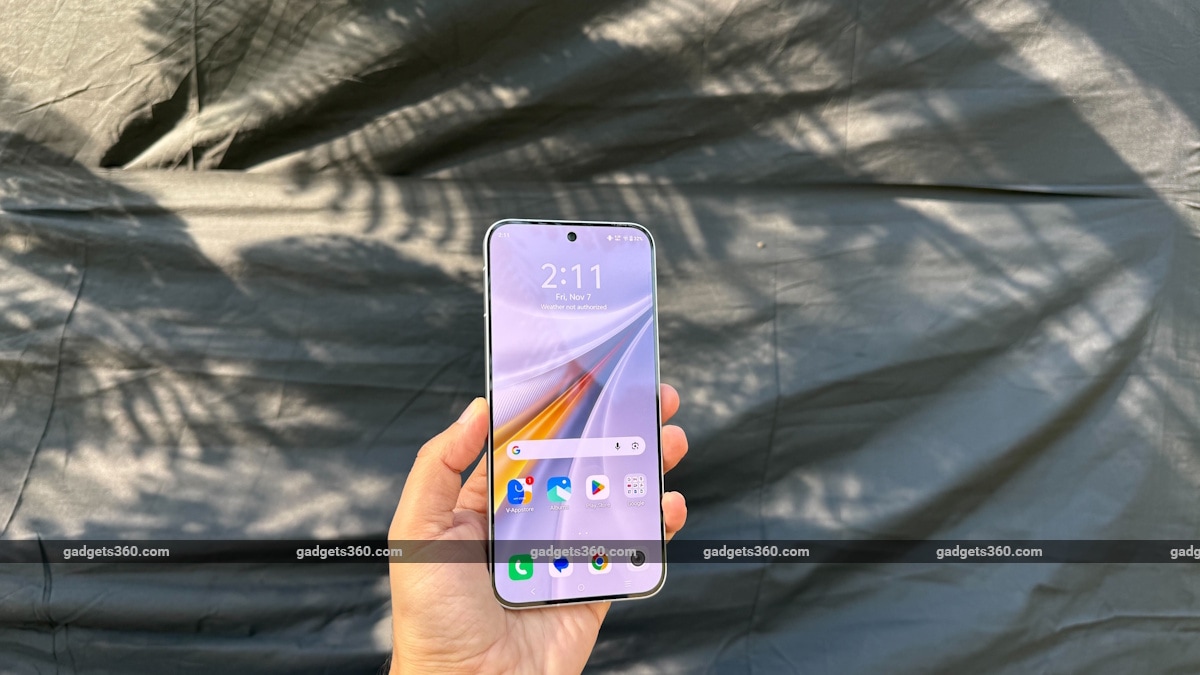 iqoo 15 display gadgets360 iqoo-15