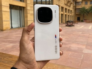 iQOO 12 Android 15-Based FuntouchOS 15 Update Reportedly Rolling Out for Global Users