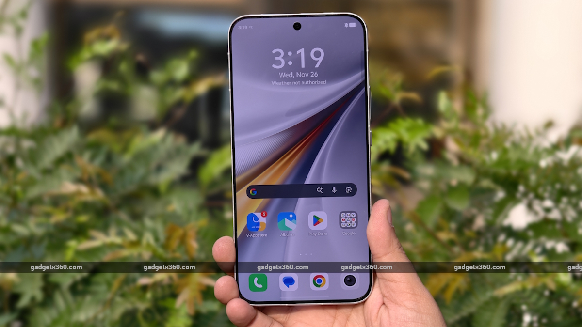 Amazon Great Republic Day Sale: Top Deals on iPhone 17 Pro, iQOO 15, Galaxy S25 Ultra, OnePlus 15, and More Premium Smartphones