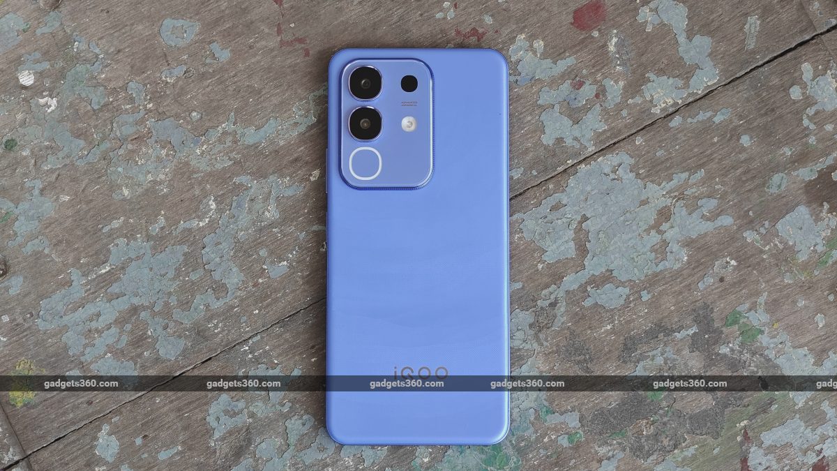 iQOO Z10x Review: A Big Battery Budget Smartphone