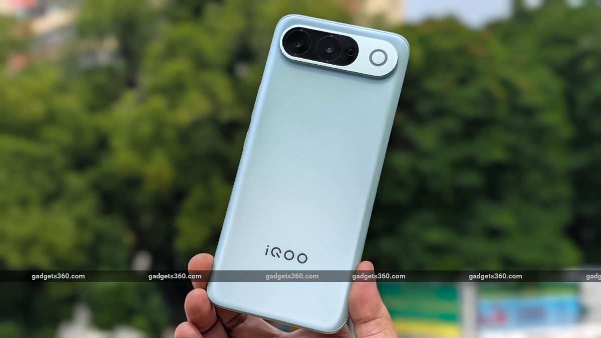 7050mAh बैटरी वाले iQOO Z11 की आज से सेल शुरू, लिमिटेड समय के लिए मिल रही है ₹4 हजार की छूट