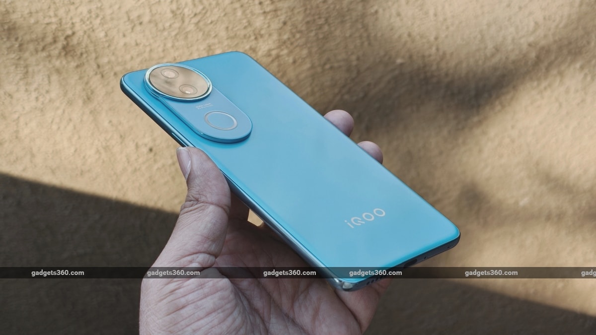 iqooz10r design extra gadgets 360 iQOOZ10R  iQOO