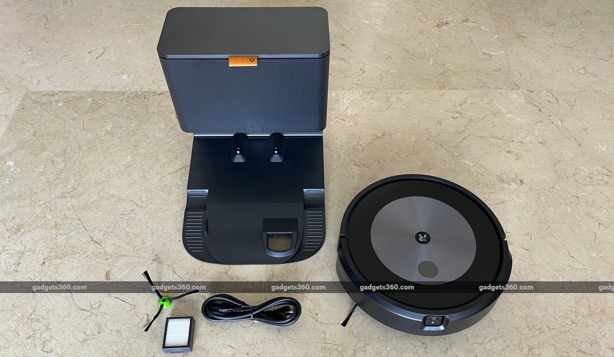 iRobot Roomba j7+ Robot Vacuum Cleaner Review: Picks Up After Itself