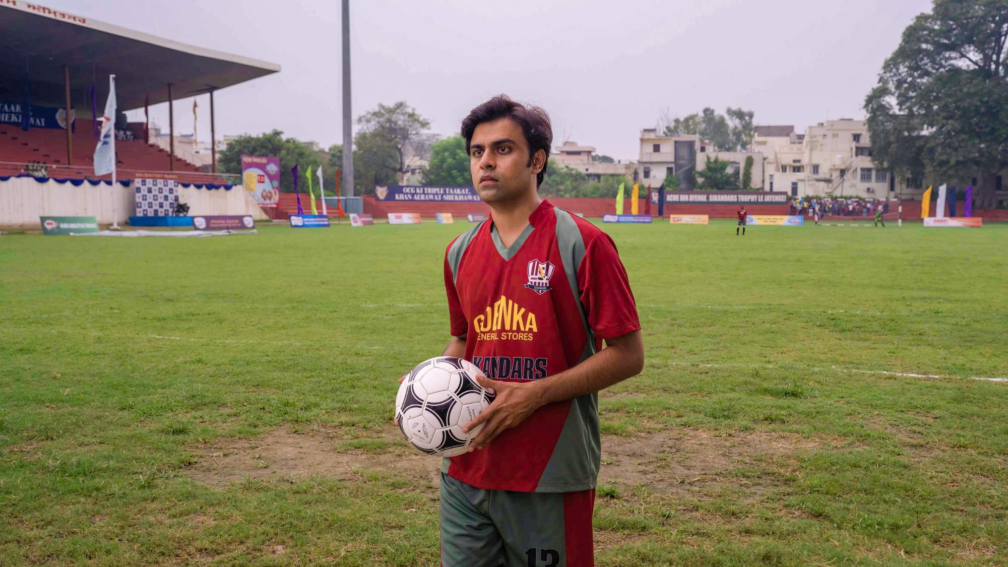 Jaadugar Review: Jitendra Kumar&rsquo;s Netflix Movie Is a Reprehensible Relic