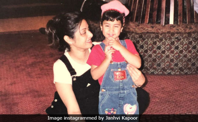 On Mother's Day, Janhvi Shared A Throwback Pic With Sridevi (We're Not Crying, You're Crying)