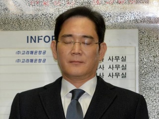Samsung Group Chief Jay Y. Lee Arrested in Corruption Probe